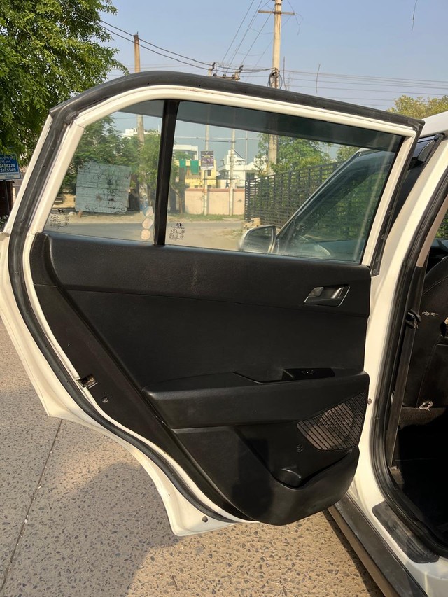 Second-hand 2019 Hyundai Creta 1.4 EX Diesel for sale in Faridabad-14