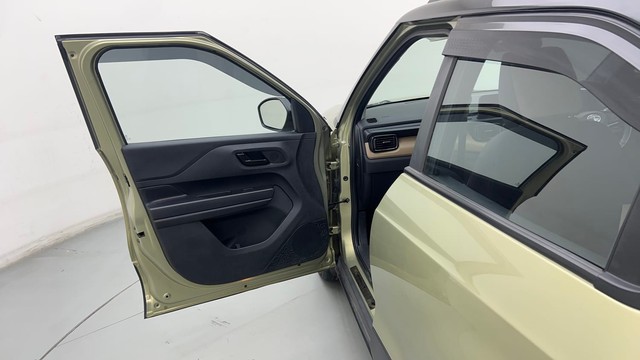 Second-hand 2022 Tata Punch Creative Kaziranga Edition AMT for sale in New Delhi-29