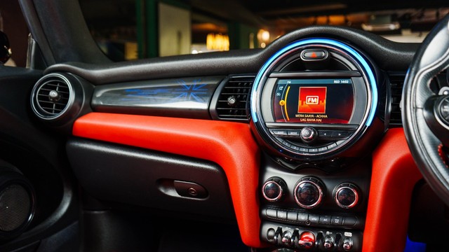 Second-hand 2019 Mini Cooper Convertible S for sale in New Delhi-16