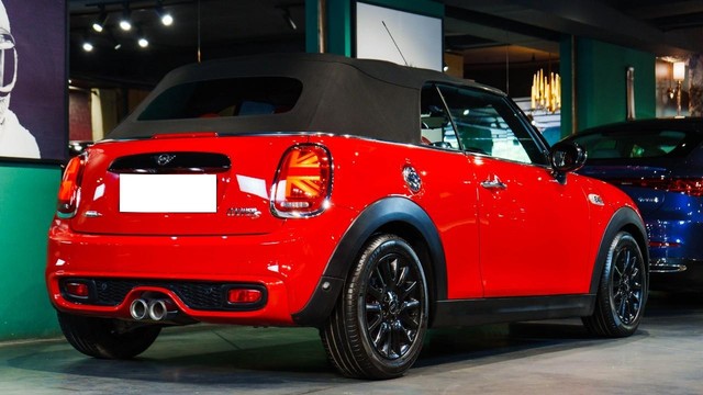 Second-hand 2019 Mini Cooper Convertible S for sale in New Delhi-6