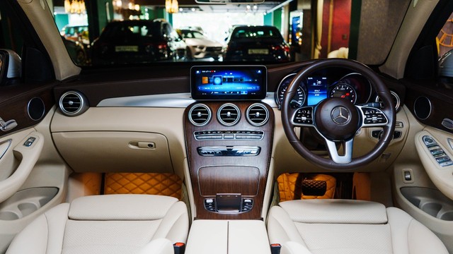 Second-hand 2020 Mercedes-Benz GLC 200 for sale in New Delhi-15