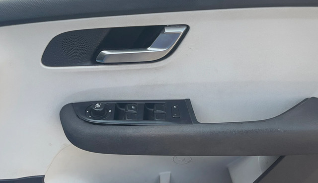 Second-hand 2022 Tata Altroz XZ Diesel BSVI for sale in Coimbatore-17