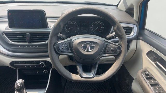 Second-hand 2022 Tata Altroz XZ Diesel BSVI for sale in Coimbatore-12