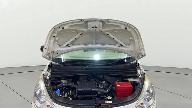 Hyundai i10 Magna 1.1L Second-hand 2016 Hyundai i10 Magna 1.1L for sale in Surat-9