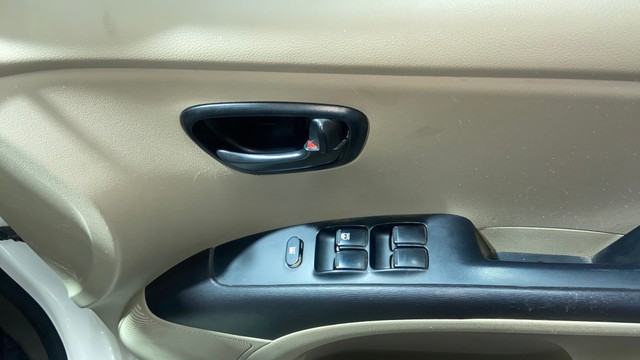 Hyundai i10 Magna 1.1L Second-hand 2016 Hyundai i10 Magna 1.1L for sale in Surat-17