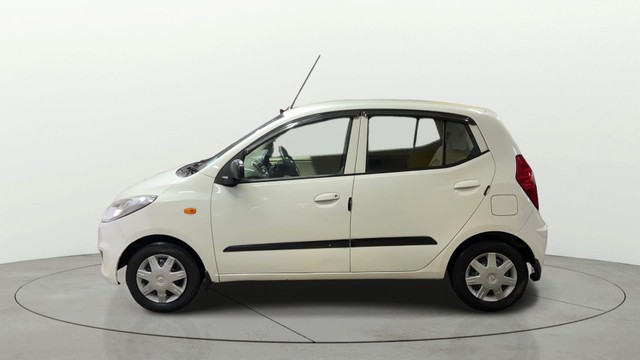 Hyundai i10 Magna 1.1L Second-hand 2016 Hyundai i10 Magna 1.1L for sale in Surat-5