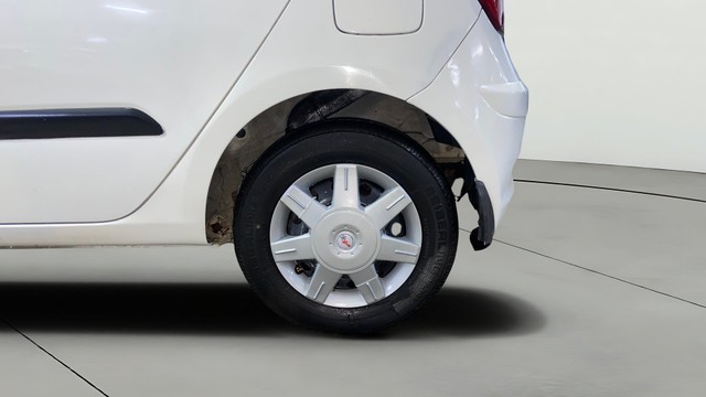 Hyundai i10 Magna 1.1L Second-hand 2016 Hyundai i10 Magna 1.1L for sale in Surat-26