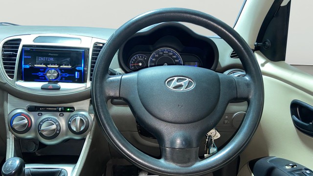Hyundai i10 Magna 1.1L Second-hand 2016 Hyundai i10 Magna 1.1L for sale in Surat-12