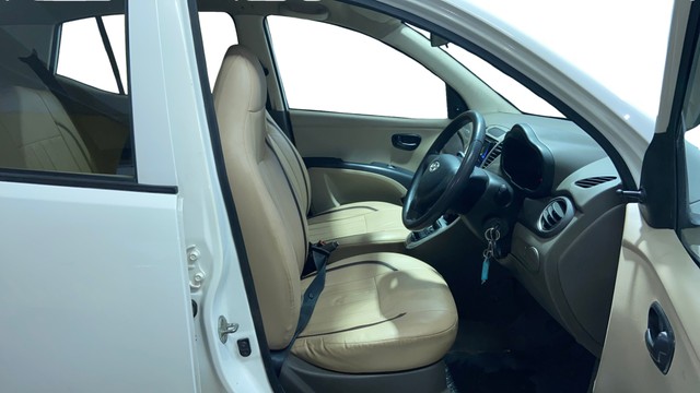 Hyundai i10 Magna 1.1L Second-hand 2016 Hyundai i10 Magna 1.1L for sale in Surat-15