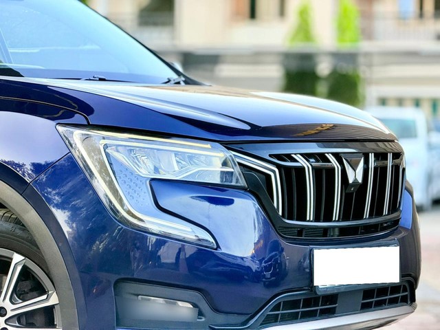 Second-hand 2022 Mahindra XUV700 AX7 Diesel AT BSVI for sale in Surat-5