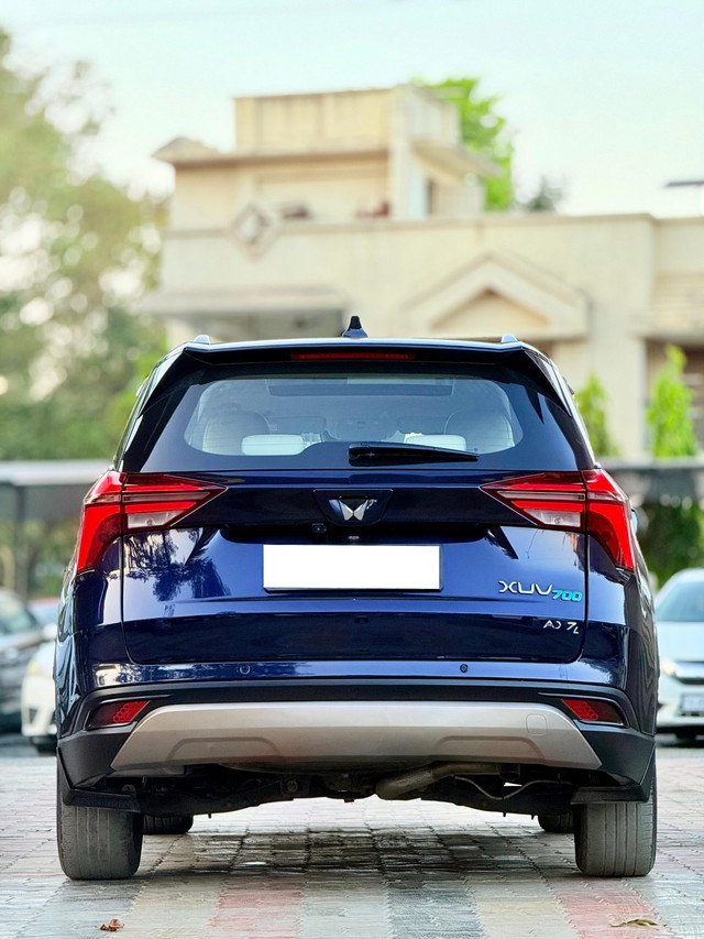 Second-hand 2022 Mahindra XUV700 AX7 Diesel AT BSVI for sale in Surat-3