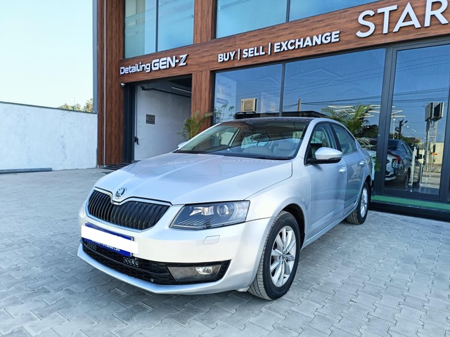 Second-hand 2014 Skoda Octavia Elegance 2.0 TDI AT for sale in Ludhiana-2