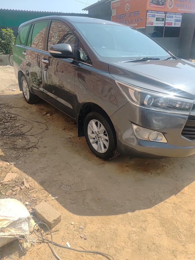 Second-hand 2016 Toyota Innova 2.5 VX (Diesel) 7 Seater BS IV for sale in Ludhiana-3