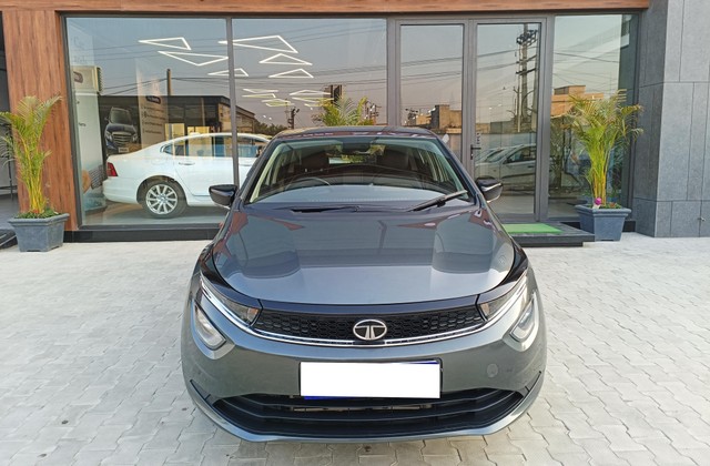 Second-hand 2023 Tata Altroz XZ Plus S for sale in Ludhiana-3