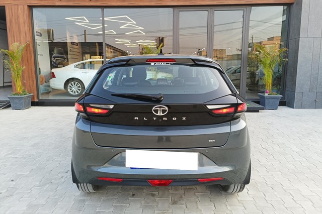 Second-hand 2023 Tata Altroz XZ Plus S for sale in Ludhiana-1