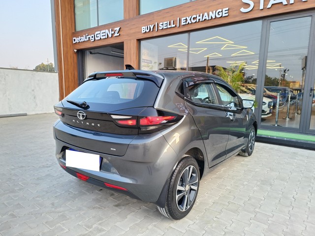 Second-hand 2023 Tata Altroz XZ Plus S for sale in Ludhiana-6