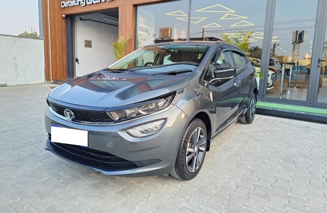 Second-hand 2023 Tata Altroz XZ Plus S for sale in Ludhiana-2
