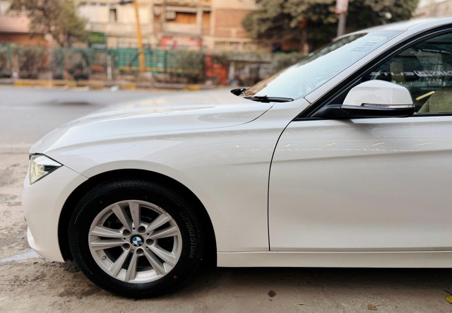 Second-hand 2017 BMW 3 Series 320d for sale in New Delhi-5