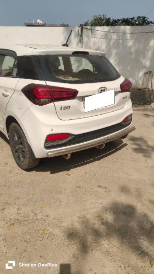 Second-hand 2020 Hyundai i20 Sportz Plus for sale in Azamgarh-2