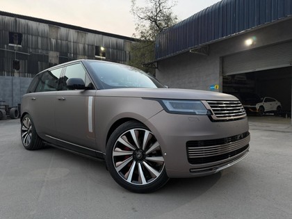 Second-hand 2023 Land Rover Range Rover 3.0 l LWB HSE PHEV for sale in New Delhi