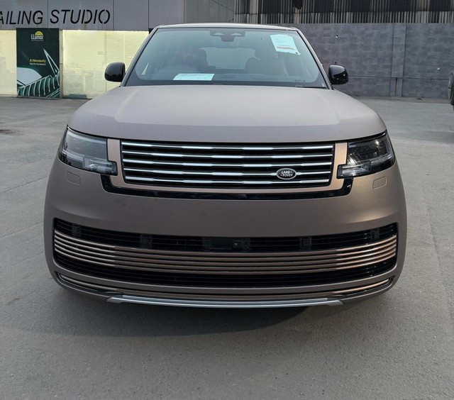 Second-hand 2023 Land Rover Range Rover 3.0 l LWB HSE PHEV for sale in New Delhi-5