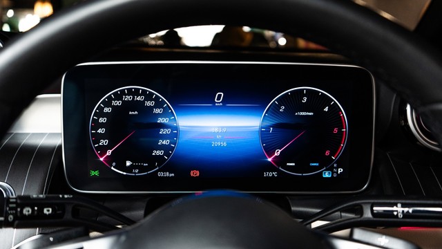 Mercedes-Benz GLC 220d Second-hand 2025 Mercedes-Benz GLC 220d for sale in New Delhi-12