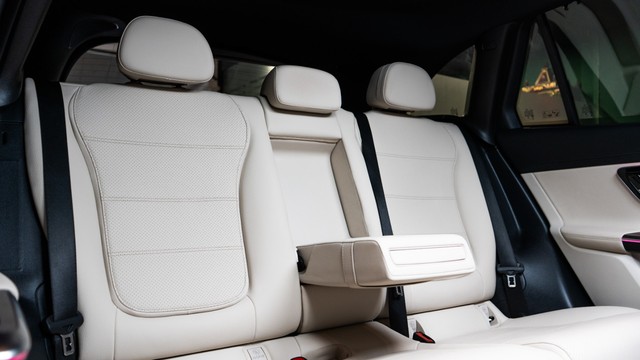 Mercedes-Benz GLC 220d Second-hand 2025 Mercedes-Benz GLC 220d for sale in New Delhi-4