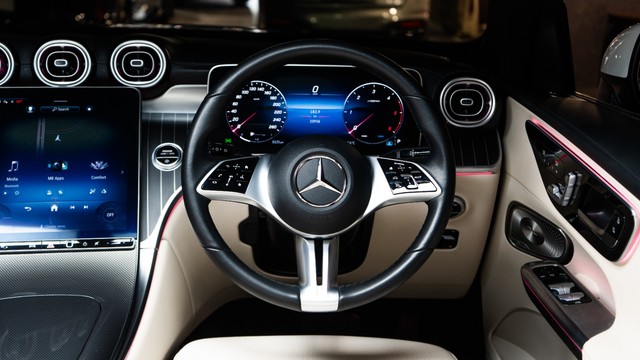 Mercedes-Benz GLC 220d Second-hand 2025 Mercedes-Benz GLC 220d for sale in New Delhi-8