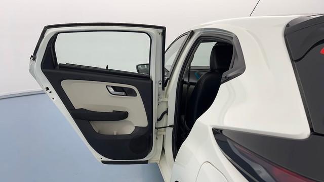 Second-hand 2022 Tata Altroz XZA Plus DCT for sale in Lucknow-27