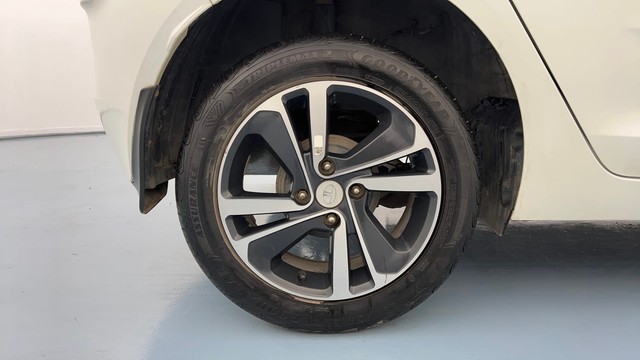 Second-hand 2022 Tata Altroz XZA Plus DCT for sale in Lucknow-18