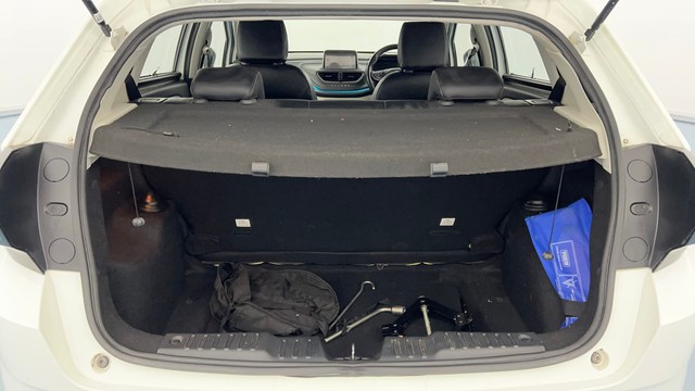 Second-hand 2022 Tata Altroz XZA Plus DCT for sale in Lucknow-9