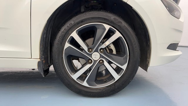 Second-hand 2022 Tata Altroz XZA Plus DCT for sale in Lucknow-17