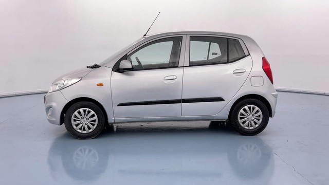 Second-hand 2015 Hyundai i10 Sportz 1.1L for sale in Lucknow-6