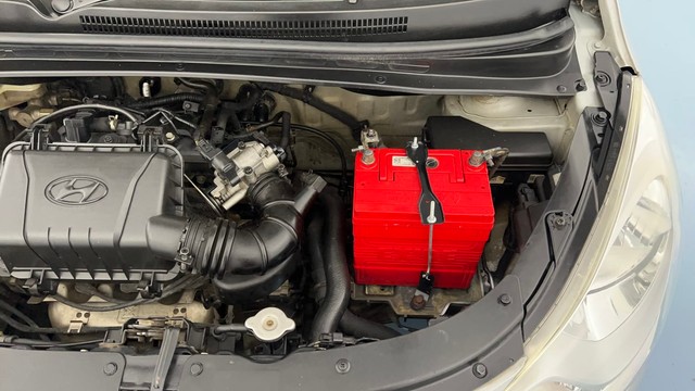 Second-hand 2015 Hyundai i10 Sportz 1.1L for sale in Lucknow-28