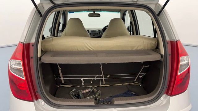 Second-hand 2015 Hyundai i10 Sportz 1.1L for sale in Lucknow-9