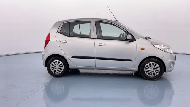 Second-hand 2015 Hyundai i10 Sportz 1.1L for sale in Lucknow-2