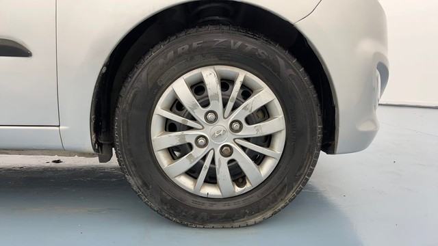 Second-hand 2015 Hyundai i10 Sportz 1.1L for sale in Lucknow-17