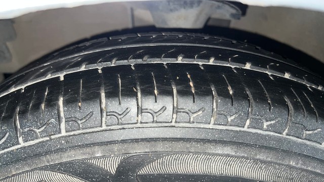 Second-hand 2015 Hyundai i10 Sportz 1.1L for sale in Lucknow-29