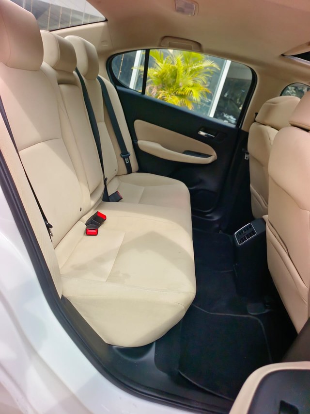 Second-hand 2020 Honda City VX CVT for sale in Bangalore-13