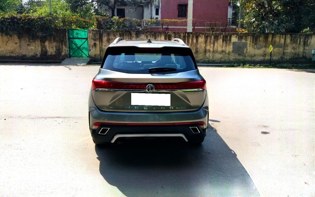 MG Hector Plus 1.5 Turbo Sharp Pro CVT 7 Str BSVI Second-hand 2023 MG Hector Plus 1.5 Turbo Sharp Pro CVT 7 Str BSVI for sale in New Delhi-2