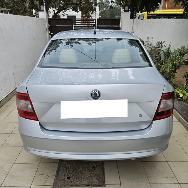 Skoda Rapid 1.6 MPI AT Elegance Second-hand 2013 Skoda Rapid 1.6 MPI AT Elegance for sale in Gurgaon-1