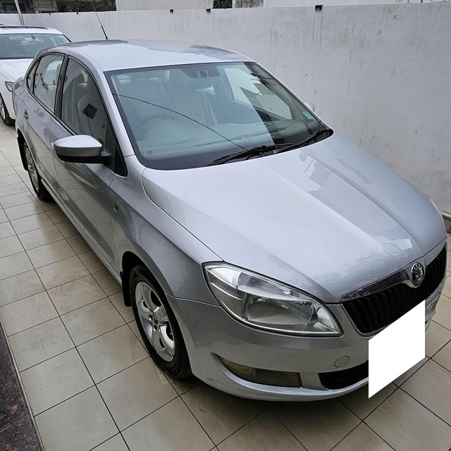 Skoda Rapid 1.6 MPI AT Elegance Second-hand 2013 Skoda Rapid 1.6 MPI AT Elegance for sale in Gurgaon-0