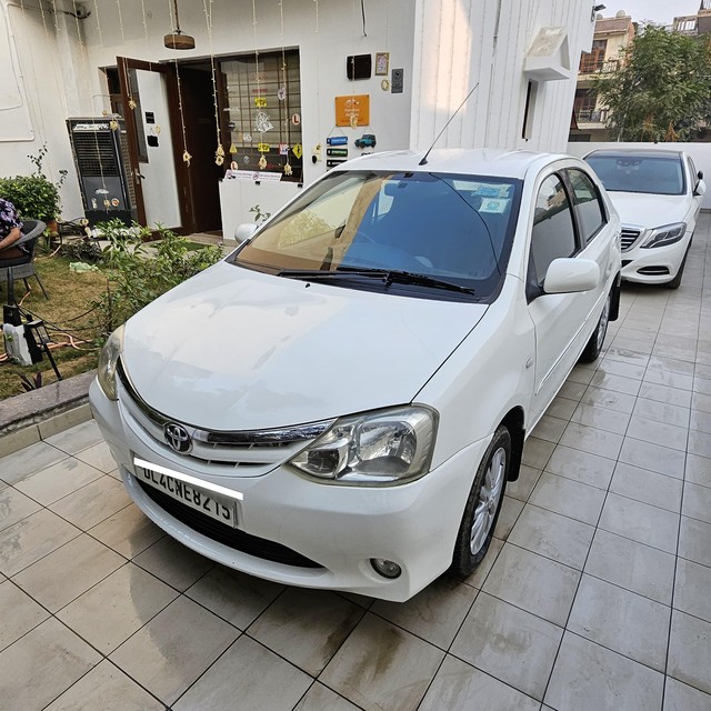 Second-hand 2011 Toyota Etios V for sale in Gurgaon-2