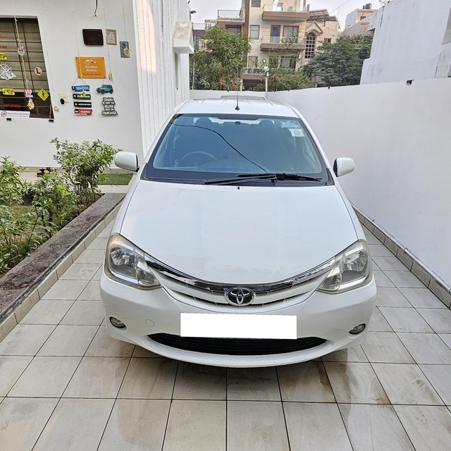 Second-hand 2011 Toyota Etios V for sale in Gurgaon-3