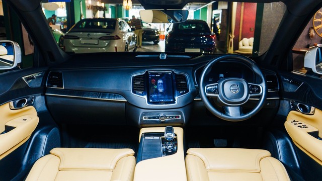 Second-hand 2023 Volvo XC90 B5 AWD Mild hybrid Ultra for sale in New Delhi-11