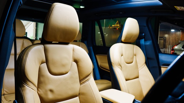 Second-hand 2023 Volvo XC90 B5 AWD Mild hybrid Ultra for sale in New Delhi-9