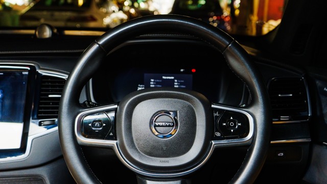 Second-hand 2023 Volvo XC90 B5 AWD Mild hybrid Ultra for sale in New Delhi-15