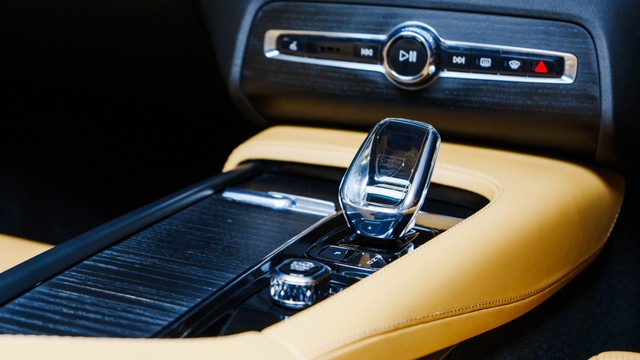 Second-hand 2023 Volvo XC90 B5 AWD Mild hybrid Ultra for sale in New Delhi-18