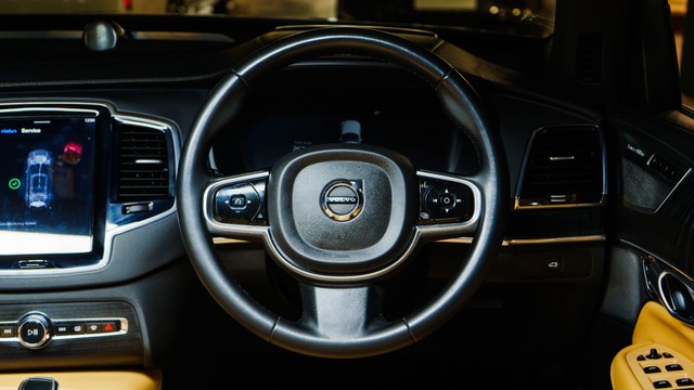 Second-hand 2023 Volvo XC90 B5 AWD Mild hybrid Ultra for sale in New Delhi-12