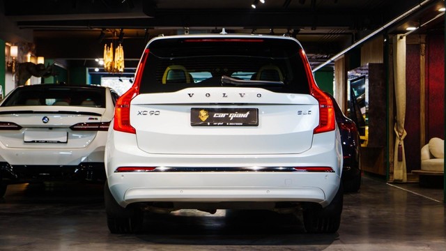 Second-hand 2023 Volvo XC90 B5 AWD Mild hybrid Ultra for sale in New Delhi-14